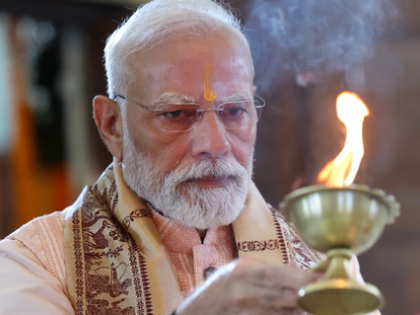 PM Modi prays for public well-being; celebrates Durga Puja in Delhi’s Bengali hub | PM Modi prays for public well-being; celebrates Durga Puja in Delhi’s Bengali hub