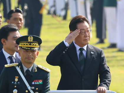 South Korea vows to minimise barriers for companies in meeting with biz leaders | South Korea vows to minimise barriers for companies in meeting with biz leaders South Korea vows to minimise barriers for companies in meeting with biz leaders | South Korea vows to minimise barriers for companies in meeting with biz leaders