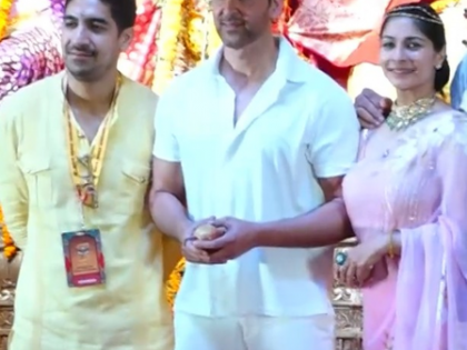 Hrithik Roshan joins in the star-studded Durga Puja celebration with Alia, Karan & Rani | Hrithik Roshan joins in the star-studded Durga Puja celebration with Alia, Karan & Rani Hrithik Roshan joins in the star-studded Durga Puja celebration with Alia, Karan & Rani | Hrithik Roshan joins in the star-studded Durga Puja celebration with Alia, Karan & Rani