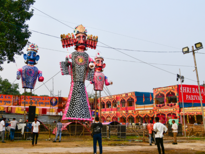 Maha: Five Dussehra rallies to be held tomorrow; all eyes on Uddhav Thackeray and Eknath Shinde | Maha: Five Dussehra rallies to be held tomorrow; all eyes on Uddhav Thackeray and Eknath Shinde
