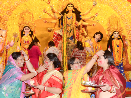 Kolkata Police make arrangements for Durga Puja carnival on Red Road tomorrow | Kolkata Police make arrangements for Durga Puja carnival on Red Road tomorrow