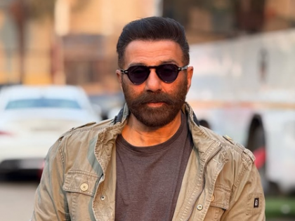 Sunny Deol extends Dussehra greetings, urges everyone to burn away negativity and embrace kindness | Sunny Deol extends Dussehra greetings, urges everyone to burn away negativity and embrace kindness