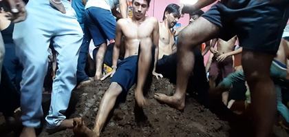 Unique tradition of killing Ravan in Kota: Jethi community tramples clay effigy with their feet | Unique tradition of killing Ravan in Kota: Jethi community tramples clay effigy with their feet