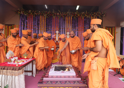 Delhi: Grand ‘Vishwashanti Mahayagna’ held at Swaminarayan Akshardham Mandir | Delhi: Grand ‘Vishwashanti Mahayagna’ held at Swaminarayan Akshardham Mandir