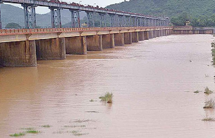 North coastal Andhra may face flash floods, CM reviews situation | North coastal Andhra may face flash floods, CM reviews situation