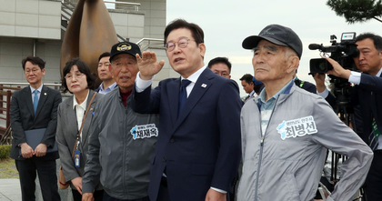 South Korea: Lee says North Korea should consider humanitarian exchanges between separated families | South Korea: Lee says North Korea should consider humanitarian exchanges between separated families