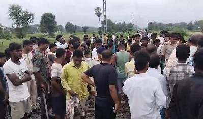 Nitish Kumar expresses grief over Purnea train accident that claimed 4 lives | Nitish Kumar expresses grief over Purnea train accident that claimed 4 lives
