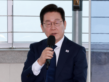 South Korean President Lee extends condolences over death of official handling govt service outage | South Korean President Lee extends condolences over death of official handling govt service outage South Korean President Lee extends condolences over death of official handling govt service outage | South Korean President Lee extends condolences over death of official handling govt service outage