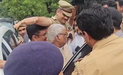 SP delegation leaves for Bareilly over ‘I Love Muhammad’ row; heavy police deployment stops leaders | SP delegation leaves for Bareilly over ‘I Love Muhammad’ row; heavy police deployment stops leaders