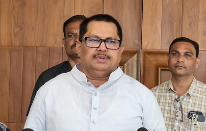 Give Jarange AK-47 to eliminate OBC in one go, says Vijay Wadettiwar on Maratha quota | Give Jarange AK-47 to eliminate OBC in one go, says Vijay Wadettiwar on Maratha quota