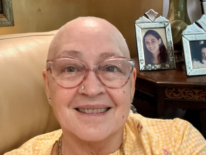 Nafisa Ali shares selfie with no hair: Positive power | Nafisa Ali shares selfie with no hair: Positive power