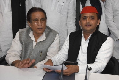 Akhilesh Yadav to meet SP veteran Azam Khan in Rampur amid rumours of latter's party switch | Akhilesh Yadav to meet SP veteran Azam Khan in Rampur amid rumours of latter's party switch