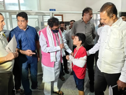 K’taka: BJP delegation visits hospital, urges to ensure no shortage of medicines | K’taka: BJP delegation visits hospital, urges to ensure no shortage of medicines