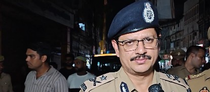 UP: Scooter explosion injures six in Kanpur’s Mishri Bazar, forensic teams begin probe | UP: Scooter explosion injures six in Kanpur’s Mishri Bazar, forensic teams begin probe UP: Scooter explosion injures six in Kanpur’s Mishri Bazar, forensic teams begin probe | UP: Scooter explosion injures six in Kanpur’s Mishri Bazar, forensic teams begin probe