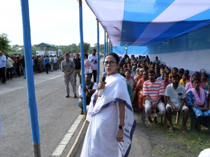 Bengal expedites crop insurance scheme for flood-hit farmers; over 18,000 hectares of agri land flooded | Bengal expedites crop insurance scheme for flood-hit farmers; over 18,000 hectares of agri land flooded Bengal expedites crop insurance scheme for flood-hit farmers; over 18,000 hectares of agri land flooded | Bengal expedites crop insurance scheme for flood-hit farmers; over 18,000 hectares of agri land flooded