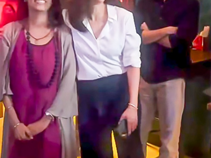 Mona Singh gets nostalgic as "Jassi Jaisi Koi Nahin" title track plays on a larger-than-life projector at her birthday party | Mona Singh gets nostalgic as "Jassi Jaisi Koi Nahin" title track plays on a larger-than-life projector at her birthday party Mona Singh gets nostalgic as "Jassi Jaisi Koi Nahin" title track plays on a larger-than-life projector at her birthday party | Mona Singh gets nostalgic as "Jassi Jaisi Koi Nahin" title track plays on a larger-than-life projector at her birthday party