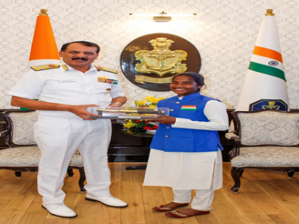 Chief of Naval Staff lauds 14-year-old sailing champion Rameeza Bhanu | Chief of Naval Staff lauds 14-year-old sailing champion Rameeza Bhanu Chief of Naval Staff lauds 14-year-old sailing champion Rameeza Bhanu | Chief of Naval Staff lauds 14-year-old sailing champion Rameeza Bhanu