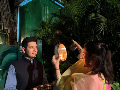Mommy-to-be Parineeti Chopra observes Karwa Chauth fast for husband Raghav Chadha | Mommy-to-be Parineeti Chopra observes Karwa Chauth fast for husband Raghav Chadha Mommy-to-be Parineeti Chopra observes Karwa Chauth fast for husband Raghav Chadha | Mommy-to-be Parineeti Chopra observes Karwa Chauth fast for husband Raghav Chadha