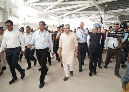 New Yatri Suvidha Kendra at NDLS to help passengers during festival rush: Ashwini Vaishnaw | New Yatri Suvidha Kendra at NDLS to help passengers during festival rush: Ashwini Vaishnaw New Yatri Suvidha Kendra at NDLS to help passengers during festival rush: Ashwini Vaishnaw | New Yatri Suvidha Kendra at NDLS to help passengers during festival rush: Ashwini Vaishnaw