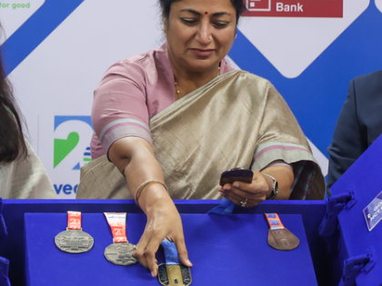 CM Rekha Gupta and LG VK Saxena to flag off Delhi Half Marathon on Sunday | CM Rekha Gupta and LG VK Saxena to flag off Delhi Half Marathon on Sunday CM Rekha Gupta and LG VK Saxena to flag off Delhi Half Marathon on Sunday | CM Rekha Gupta and LG VK Saxena to flag off Delhi Half Marathon on Sunday