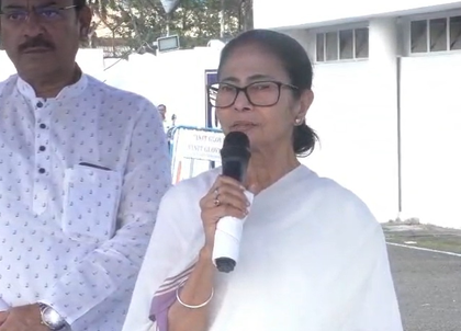 Girls shouldn't be allowed to go out at night: Mamata Banerjee on Durgapur gang-rape incident | Girls shouldn't be allowed to go out at night: Mamata Banerjee on Durgapur gang-rape incident