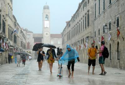 Croatia begins implementing new border system for non-EU travellers | Croatia begins implementing new border system for non-EU travellers