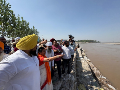 Union Minister Nimuben Bambhaniya visits flood-hit villages in Ludhiana | Union Minister Nimuben Bambhaniya visits flood-hit villages in Ludhiana