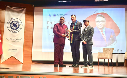 JGU receives Global Education for Peace Award 2025 for commitment to peace through education | JGU receives Global Education for Peace Award 2025 for commitment to peace through education
