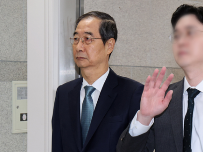 South Korean court allows broadcast of CCTV footage showing ex-PM Han at presidential office | South Korean court allows broadcast of CCTV footage showing ex-PM Han at presidential office