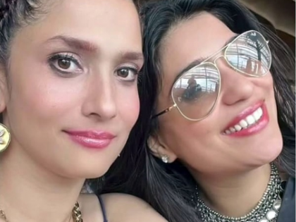 Ankita Lokhande surprises BFF Neha Swami on her birthday with a flower garland | Ankita Lokhande surprises BFF Neha Swami on her birthday with a flower garland Ankita Lokhande surprises BFF Neha Swami on her birthday with a flower garland | Ankita Lokhande surprises BFF Neha Swami on her birthday with a flower garland