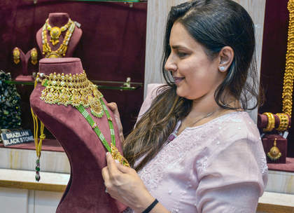 Precious metals surge over inflation concerns amid escalating Middle East tensions | Precious metals surge over inflation concerns amid escalating Middle East tensions Precious metals surge over inflation concerns amid escalating Middle East tensions | Precious metals surge over inflation concerns amid escalating Middle East tensions