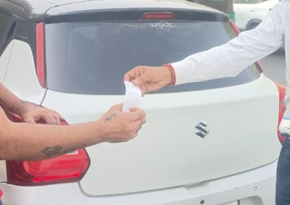 Hyderabad police launch special drive against use of mobile phone while driving | Hyderabad police launch special drive against use of mobile phone while driving Hyderabad police launch special drive against use of mobile phone while driving | Hyderabad police launch special drive against use of mobile phone while driving