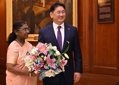 President Murmu hosts Mongolian counterpart, vows to deepen bilateral ties | President Murmu hosts Mongolian counterpart, vows to deepen bilateral ties President Murmu hosts Mongolian counterpart, vows to deepen bilateral ties | President Murmu hosts Mongolian counterpart, vows to deepen bilateral ties