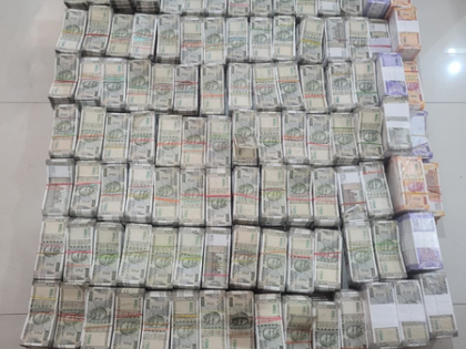 Assam: CBI arrests NHIDCL Executive Director for taking bribe, seizes Rs 2.62 crore | Assam: CBI arrests NHIDCL Executive Director for taking bribe, seizes Rs 2.62 crore Assam: CBI arrests NHIDCL Executive Director for taking bribe, seizes Rs 2.62 crore | Assam: CBI arrests NHIDCL Executive Director for taking bribe, seizes Rs 2.62 crore