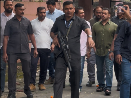 Salman Khan attends Pankaj Dheer’s funeral | Salman Khan attends Pankaj Dheer’s funeral Salman Khan attends Pankaj Dheer’s funeral | Salman Khan attends Pankaj Dheer’s funeral