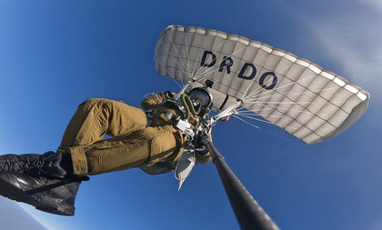 Indigenous combat parachute system tested at 32,000 feet; Rajnath Singh hails DRDO’s success | Indigenous combat parachute system tested at 32,000 feet; Rajnath Singh hails DRDO’s success Indigenous combat parachute system tested at 32,000 feet; Rajnath Singh hails DRDO’s success | Indigenous combat parachute system tested at 32,000 feet; Rajnath Singh hails DRDO’s success