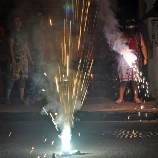 TN govt restricts cracker bursting hours, urges ‘green and safe’ Deepavali celebrations | TN govt restricts cracker bursting hours, urges ‘green and safe’ Deepavali celebrations TN govt restricts cracker bursting hours, urges ‘green and safe’ Deepavali celebrations | TN govt restricts cracker bursting hours, urges ‘green and safe’ Deepavali celebrations