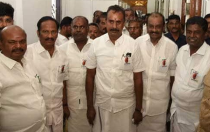 TN organ trade scandal: Wearing 'save the kidneys’ badges, AIADMK MLAs protest in Assembly | TN organ trade scandal: Wearing 'save the kidneys’ badges, AIADMK MLAs protest in Assembly TN organ trade scandal: Wearing 'save the kidneys’ badges, AIADMK MLAs protest in Assembly | TN organ trade scandal: Wearing 'save the kidneys’ badges, AIADMK MLAs protest in Assembly