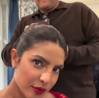 Priyanka Chopra reveals which ‘pro’ untied her hair in the absence of hubby Nick Jonas | Priyanka Chopra reveals which ‘pro’ untied her hair in the absence of hubby Nick Jonas Priyanka Chopra reveals which ‘pro’ untied her hair in the absence of hubby Nick Jonas | Priyanka Chopra reveals which ‘pro’ untied her hair in the absence of hubby Nick Jonas