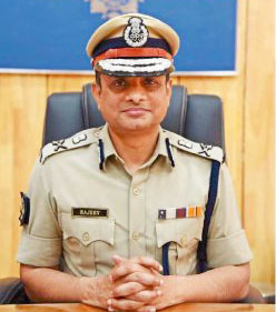 Saradha scam: SC rejects CBI plea challenging anticipatory bail granted to Bengal DGP Rajeev Kumar | Saradha scam: SC rejects CBI plea challenging anticipatory bail granted to Bengal DGP Rajeev Kumar Saradha scam: SC rejects CBI plea challenging anticipatory bail granted to Bengal DGP Rajeev Kumar | Saradha scam: SC rejects CBI plea challenging anticipatory bail granted to Bengal DGP Rajeev Kumar