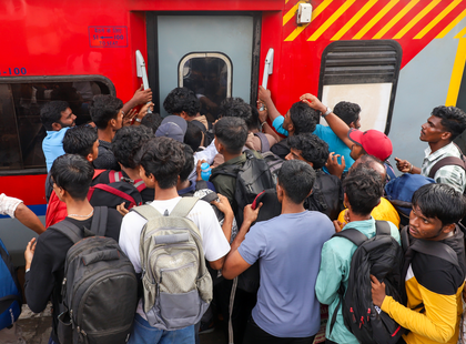 Over 18 lakh Chennaiites travel home for Diwali celebrations; city roads, terminals witness huge rush | Over 18 lakh Chennaiites travel home for Diwali celebrations; city roads, terminals witness huge rush Over 18 lakh Chennaiites travel home for Diwali celebrations; city roads, terminals witness huge rush | Over 18 lakh Chennaiites travel home for Diwali celebrations; city roads, terminals witness huge rush