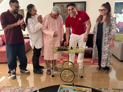 Shabana Azmi warns new dad Arbaaz Khan 'She will make you dance around her fingers' | Shabana Azmi warns new dad Arbaaz Khan 'She will make you dance around her fingers' Shabana Azmi warns new dad Arbaaz Khan 'She will make you dance around her fingers' | Shabana Azmi warns new dad Arbaaz Khan 'She will make you dance around her fingers'