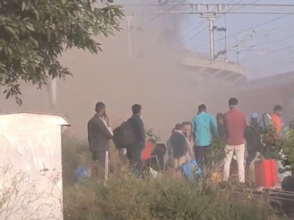 Timely intervention averts tragedy as fire breaks out at Amritsar-Saharsa Express train | Timely intervention averts tragedy as fire breaks out at Amritsar-Saharsa Express train Timely intervention averts tragedy as fire breaks out at Amritsar-Saharsa Express train | Timely intervention averts tragedy as fire breaks out at Amritsar-Saharsa Express train