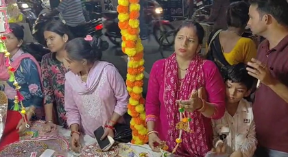 Markets in UP's Farrukhabad decorated for Dhanteras, crowds flock for Diwali shopping | Markets in UP's Farrukhabad decorated for Dhanteras, crowds flock for Diwali shopping Markets in UP's Farrukhabad decorated for Dhanteras, crowds flock for Diwali shopping | Markets in UP's Farrukhabad decorated for Dhanteras, crowds flock for Diwali shopping