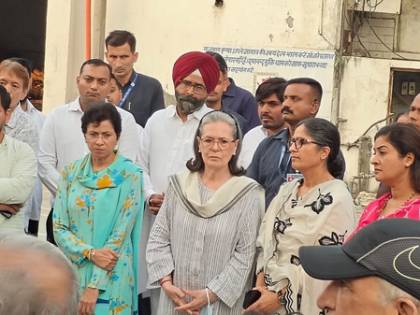 Uday Soni, husband of Congress leader Ambika Soni, passes away; Kharge expresses condolences | Uday Soni, husband of Congress leader Ambika Soni, passes away; Kharge expresses condolences Uday Soni, husband of Congress leader Ambika Soni, passes away; Kharge expresses condolences | Uday Soni, husband of Congress leader Ambika Soni, passes away; Kharge expresses condolences