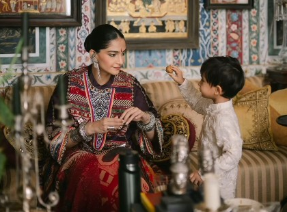 Sonam Kapoor shares video of her adorable moments with son Vaayu | Sonam Kapoor shares video of her adorable moments with son Vaayu Sonam Kapoor shares video of her adorable moments with son Vaayu | Sonam Kapoor shares video of her adorable moments with son Vaayu