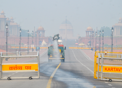 Delhi chokes on post-Diwali smog, air quality dips to 'very poor' levels | Delhi chokes on post-Diwali smog, air quality dips to 'very poor' levels Delhi chokes on post-Diwali smog, air quality dips to 'very poor' levels | Delhi chokes on post-Diwali smog, air quality dips to 'very poor' levels