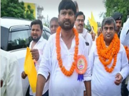 Bihar polls: RJD candidate Satyendra Shah's arrest triggers controversy | Bihar polls: RJD candidate Satyendra Shah's arrest triggers controversy Bihar polls: RJD candidate Satyendra Shah's arrest triggers controversy | Bihar polls: RJD candidate Satyendra Shah's arrest triggers controversy