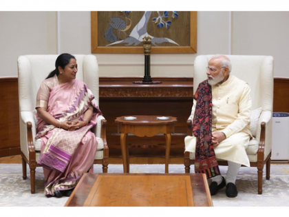 Delhi CM Gupta meets PM Modi, extends 'heartfelt' Diwali greetings | Delhi CM Gupta meets PM Modi, extends 'heartfelt' Diwali greetings Delhi CM Gupta meets PM Modi, extends 'heartfelt' Diwali greetings | Delhi CM Gupta meets PM Modi, extends 'heartfelt' Diwali greetings
