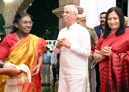 President Murmu offers prayers at Sabarimala temple | President Murmu offers prayers at Sabarimala temple President Murmu offers prayers at Sabarimala temple | President Murmu offers prayers at Sabarimala temple